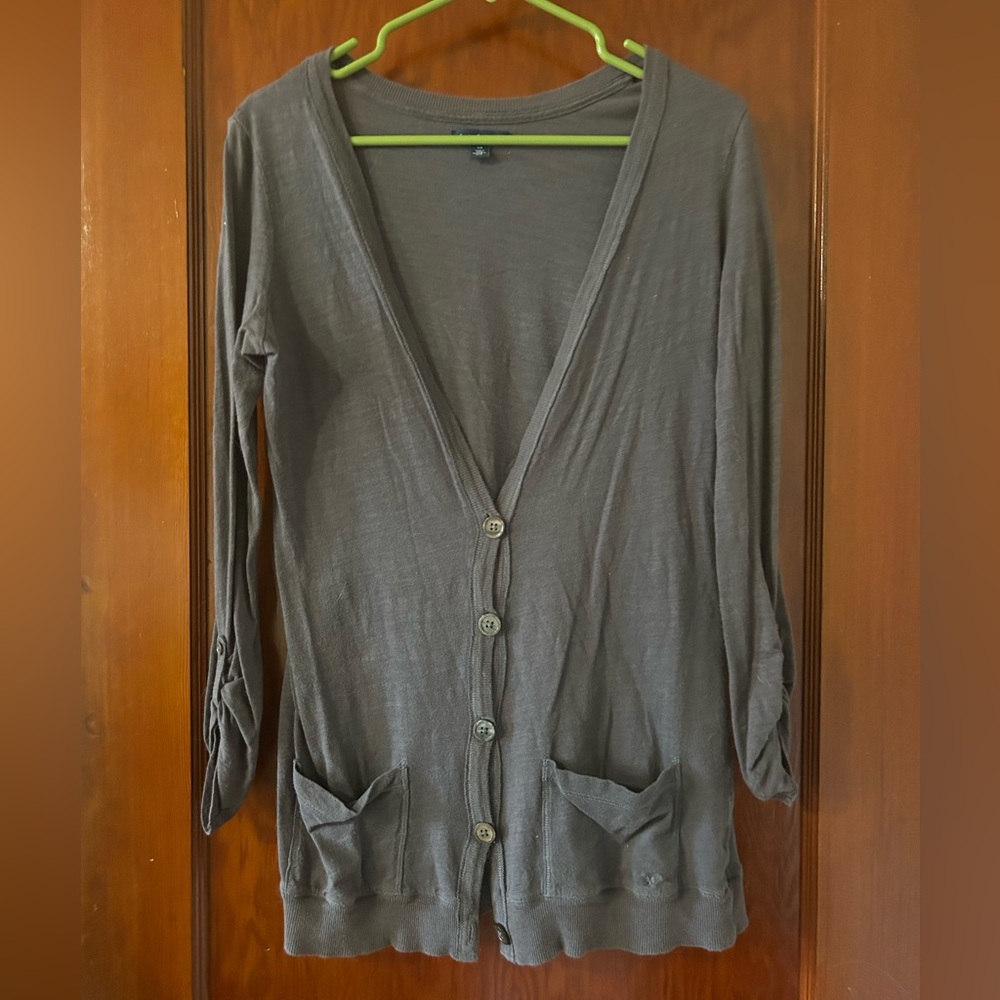 American Eagle Buttoned Grey Cardigan